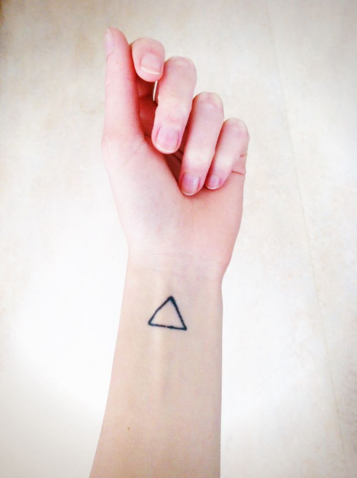 geometric-triangle-tattoo