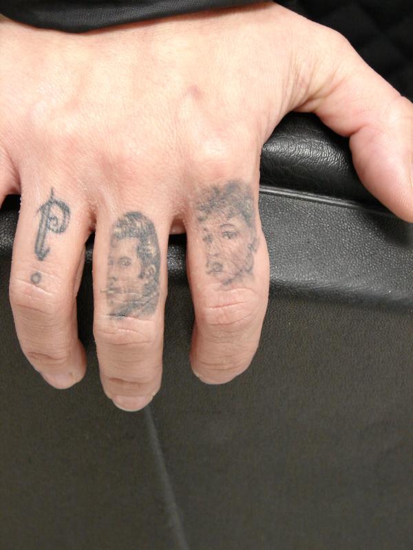 hand-and-finger-tattoos-tumblr-design