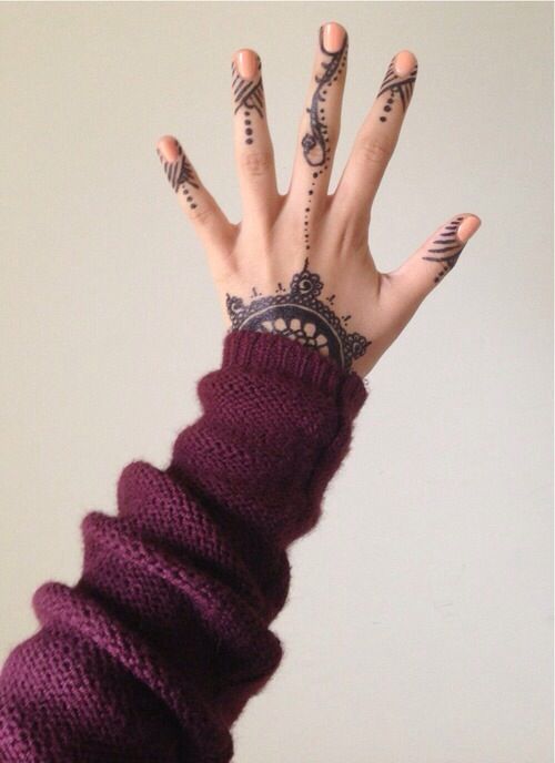 hand-and-finger-tattoos