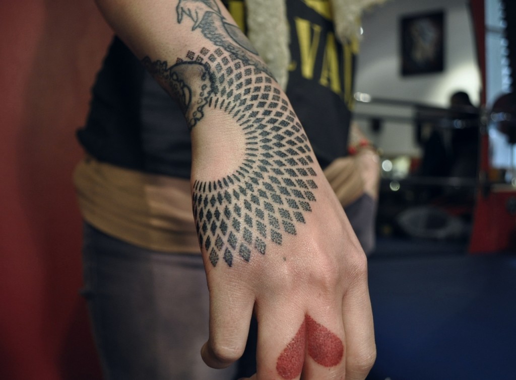 heart-finger-tattoo-designs