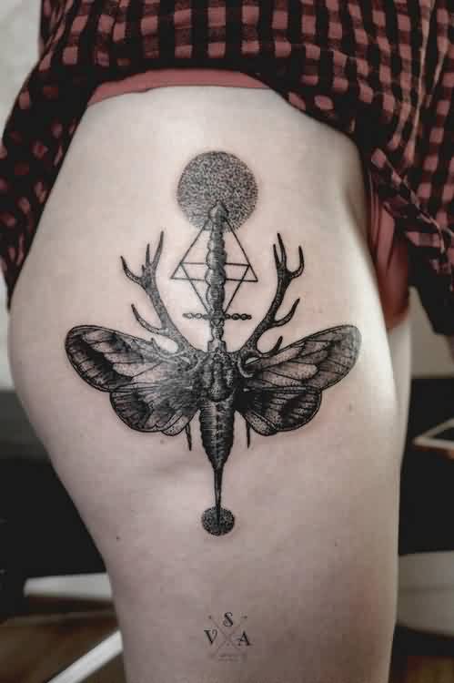 eometric-moth-tattoos