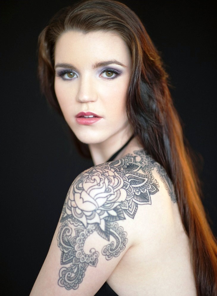 Flower Tattoo On Beautiful Girls Shoulder 