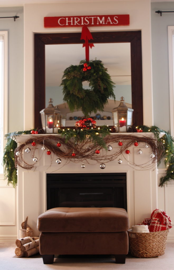 Gorgeous Holiday Mantel Decorating Ideas - Flawssy